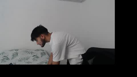 Snapshot of latinbunny7779 chatting on 2, 12, 2024 camilo online show from 2, 12, 2024