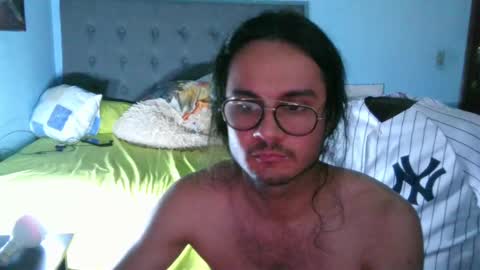 Snapshot of latinincognito chatting on 5, 3, 2025 latinincognito online show from 5, 3, 2025