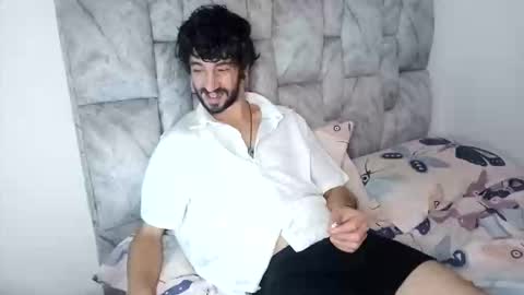 Snapshot of latinlustandfrenchkiss chatting on 31, 5, 2026 latinlustandfrenchkiss online show from 31, 5, 2026