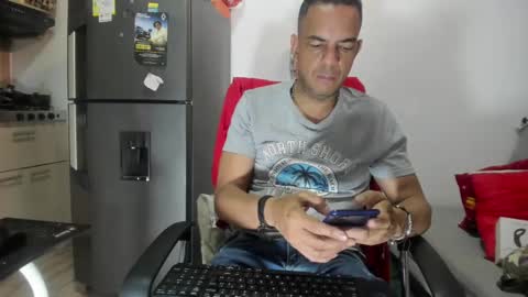 latinmartin73 online show from 28, 12, 2024