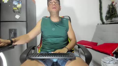 latinmartin73 online show from 8, 1, 2025