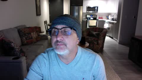 QS - INDEPENDENT MODEL online show from 17, 1, 2025