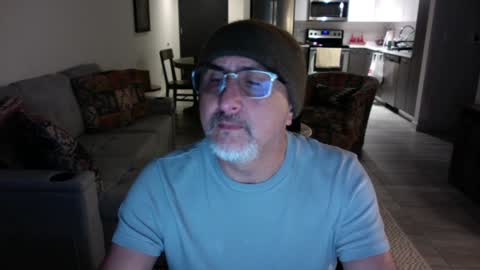 QS - INDEPENDENT MODEL online show from 29, 1, 2025