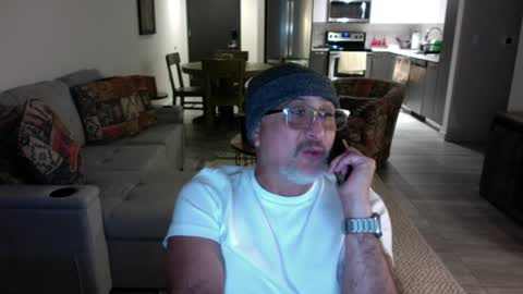 QS - INDEPENDENT MODEL online show from 7, 2, 2025