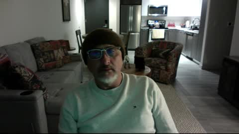 QS - INDEPENDENT MODEL online show from 17, 2, 2025