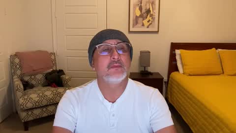 QS - INDEPENDENT MODEL online show from 17, 11, 2025