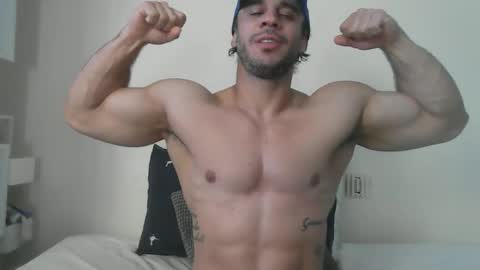 latino_rodri online show from 1, 5, 2026