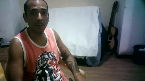 Snapshot of latinounder chatting on 4, 7, 2026 latinounder online show from 4, 7, 2026