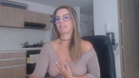 latinpaprika online show from 25, 10, 2025