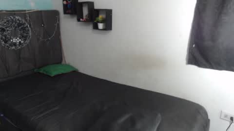 Snapshot of latins_boys_20 chatting on 3, 1, 2025 NICK online show from 3, 1, 2025