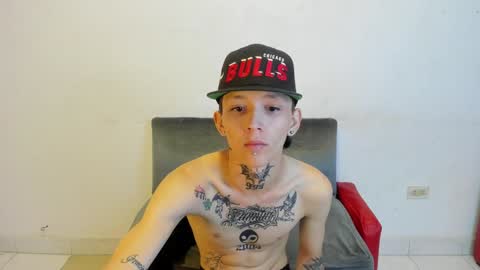 Snapshot of latins_boys_20 chatting on 19, 1, 2025 NICK online show from 19, 1, 2025