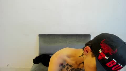 Snapshot of latins_boys_20 chatting on 19, 1, 2025 NICK online show from 19, 1, 2025