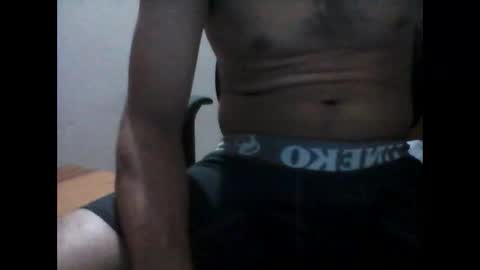 Snapshot of latintropikal chatting on 4, 12, 2025 Latin Flow online show from 4, 12, 2025