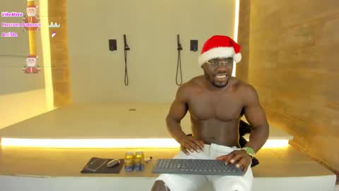 Snapshot of latrellx7 chatting on 21, 12, 2024 LEANDRO online show from 21, 12, 2024