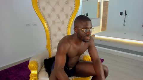 Snapshot of latrellx7 chatting on 24, 12, 2024 LEANDRO online show from 24, 12, 2024