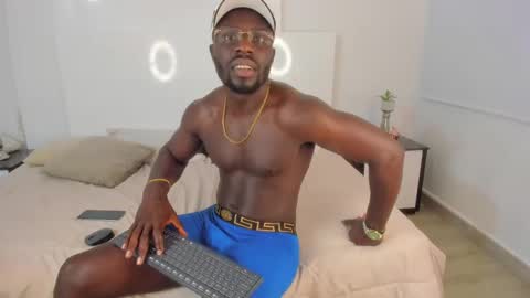 Snapshot of latrellx7 chatting on 29, 12, 2024 LEANDRO online show from 29, 12, 2024