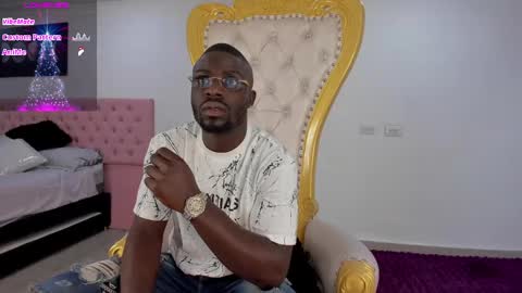 Snapshot of latrellx7 chatting on 2, 1, 2025 LEANDRO online show from 2, 1, 2025