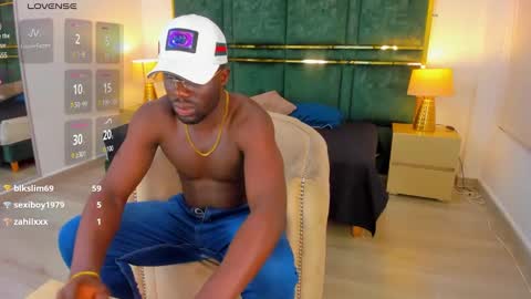 Snapshot of latrellx7 chatting on 5, 2, 2025 LEANDRO online show from 5, 2, 2025