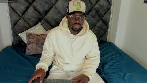 Snapshot of latrellx7 chatting on 20, 9, 2025 LEANDRO online show from 20, 9, 2025