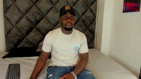 Snapshot of latrellx7 chatting on 4, 10, 2025 LEANDRO online show from 4, 10, 2025