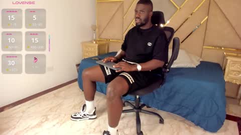 Snapshot of latrellx7 chatting on 28, 10, 2025 LEANDRO online show from 28, 10, 2025