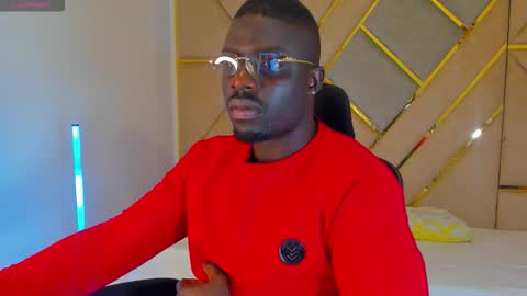 Snapshot of latrellx7 chatting on 28, 11, 2025 LEANDRO online show from 28, 11, 2025