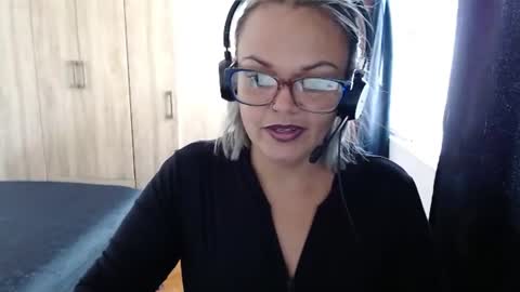 Snapshot of lau16310 chatting on 28, 7, 2026 Laura online show from 28, 7, 2026