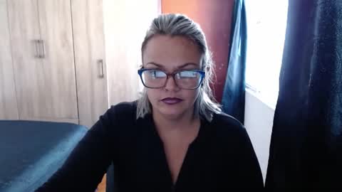 Snapshot of lau16310 chatting on 28, 7, 2026 Laura online show from 28, 7, 2026