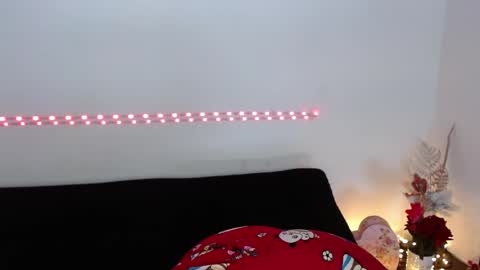 Snapshot of lau_24 chatting on 27, 4, 2026 lau_24 online show from 27, 4, 2026