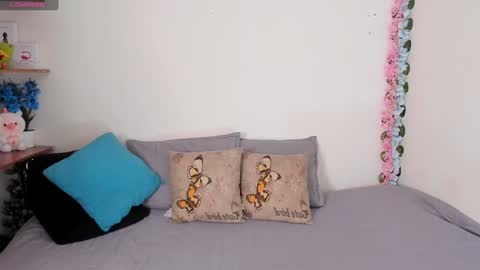 laura1__ online show from 20, 1, 2025