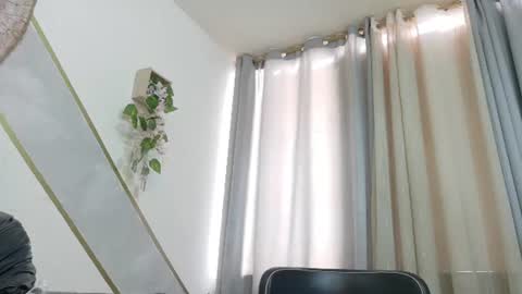Snapshot of laura__castillo_ chatting on 23, 7, 2026 online show from 23, 7, 2026
