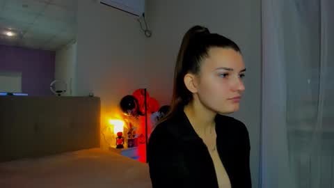 Laura online show from 6, 11, 2025