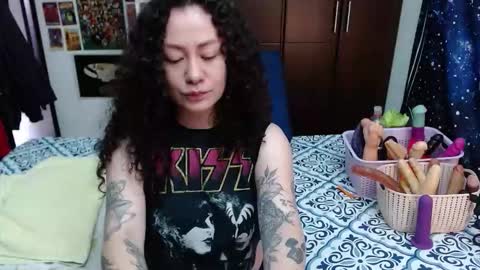  Wen  online show from 17, 9, 2025