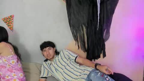 Snapshot of laura_and_kevin chatting on 8, 11, 2025 laura_and_kevin online show from 8, 11, 2025