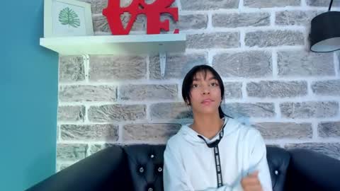 Laura online show from 3, 3, 2025