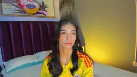 Snapshot of laura_aristizabal_19 chatting on 27, 6, 2026 Laura online show from 27, 6, 2026