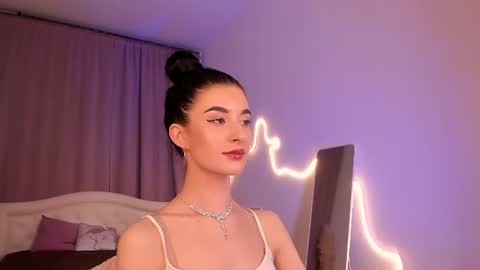 Laura online show from 7, 7, 2026