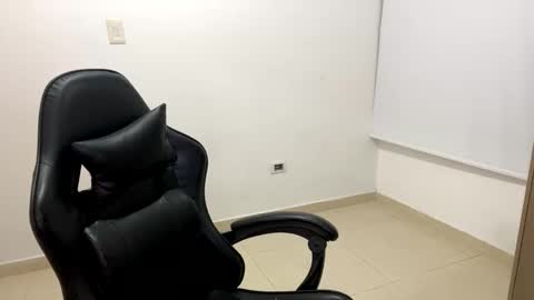 laura online show from 11, 10, 2025