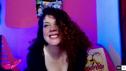 Snapshot of laura_fountain_ chatting on 17, 12, 2025 weedcam Curly Laura OF online show from 17, 12, 2025
