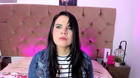 laura hotties online show from 5, 4, 2026