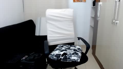 Laura online show from 1, 2, 2025