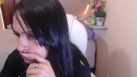 Laura Pink    online show from 10, 12, 2024