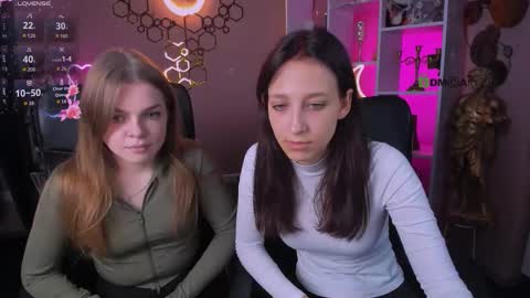 Snapshot of laura_queen_ chatting on 8, 10, 2025 laura_queen_ online show from 8, 10, 2025