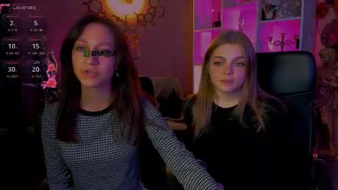 Snapshot of laura_queen_ chatting on 12, 10, 2025 laura_queen_ online show from 12, 10, 2025
