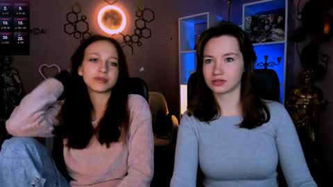 Snapshot of laura_queen_ chatting on 23, 11, 2025 laura_queen_ online show from 23, 11, 2025