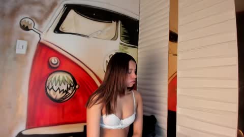 laura_serena online show from 15, 4, 2026