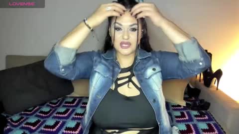 Snapshot of laura_sinner chatting on 19, 9, 2025 Laura online show from 19, 9, 2025