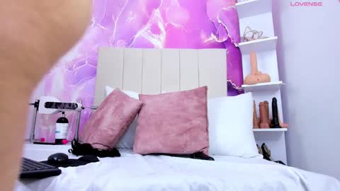 Laura Smith online show from 21, 1, 2025