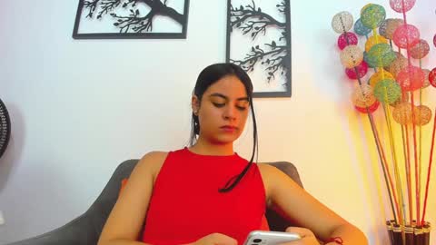 Snapshot of laura_soe chatting on 17, 1, 2025 LAURA SOE online show from 17, 1, 2025