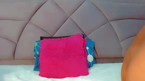 Laura online show from 5, 2, 2025